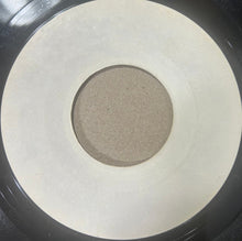 Load image into Gallery viewer, Bobby Womack : Lookin' For A Love (7", Single, Mono, Styrene, TP)
